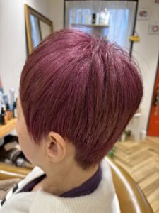 HSC強髪で根元が立ち上がった40代女性のヘアスタイル